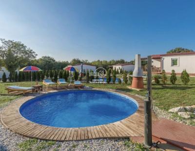 Holiday Park mit 9 Häusern im Herzen Istriens