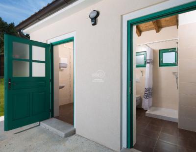 Haus mit zwei Ferienhauesern, Camping 40 000 m2