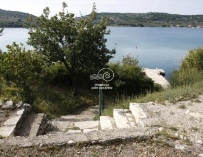 Landanwesen mit Villa und Landwirtschaftsnutzung 