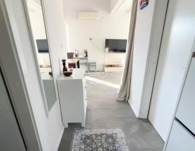 BRAČ, SUTIVAN – renovierte Zweizimmerwohnung im Zentrum, 70 m2 + 50 m2 Terrasse