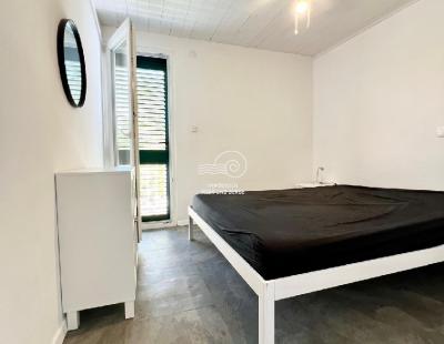 BRAČ, SUTIVAN – renovierte Zweizimmerwohnung im Zentrum, 70 m2 + 50 m2 Terrasse