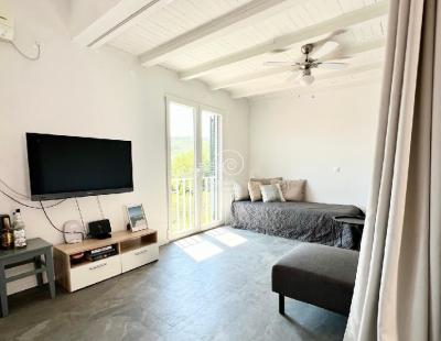 BRAČ, SUTIVAN – renovierte Zweizimmerwohnung im Zentrum, 70 m2 + 50 m2 Terrasse
