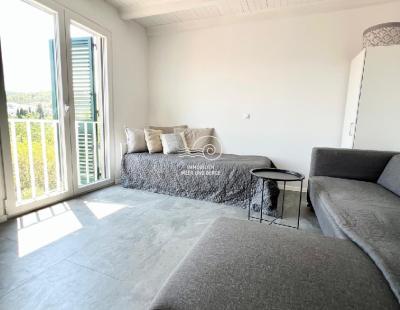 BRAČ, SUTIVAN – renovierte Zweizimmerwohnung im Zentrum, 70 m2 + 50 m2 Terrasse