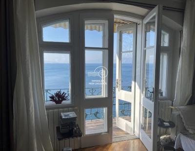 PEĆINE-ERSTE REIHE AM MEER