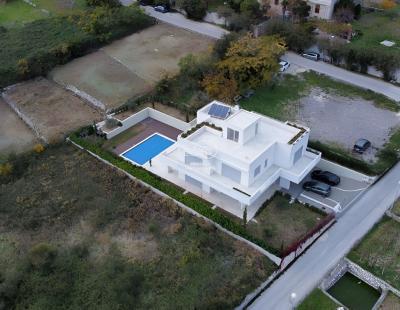 Wunderschöne Villa mit Außenpool